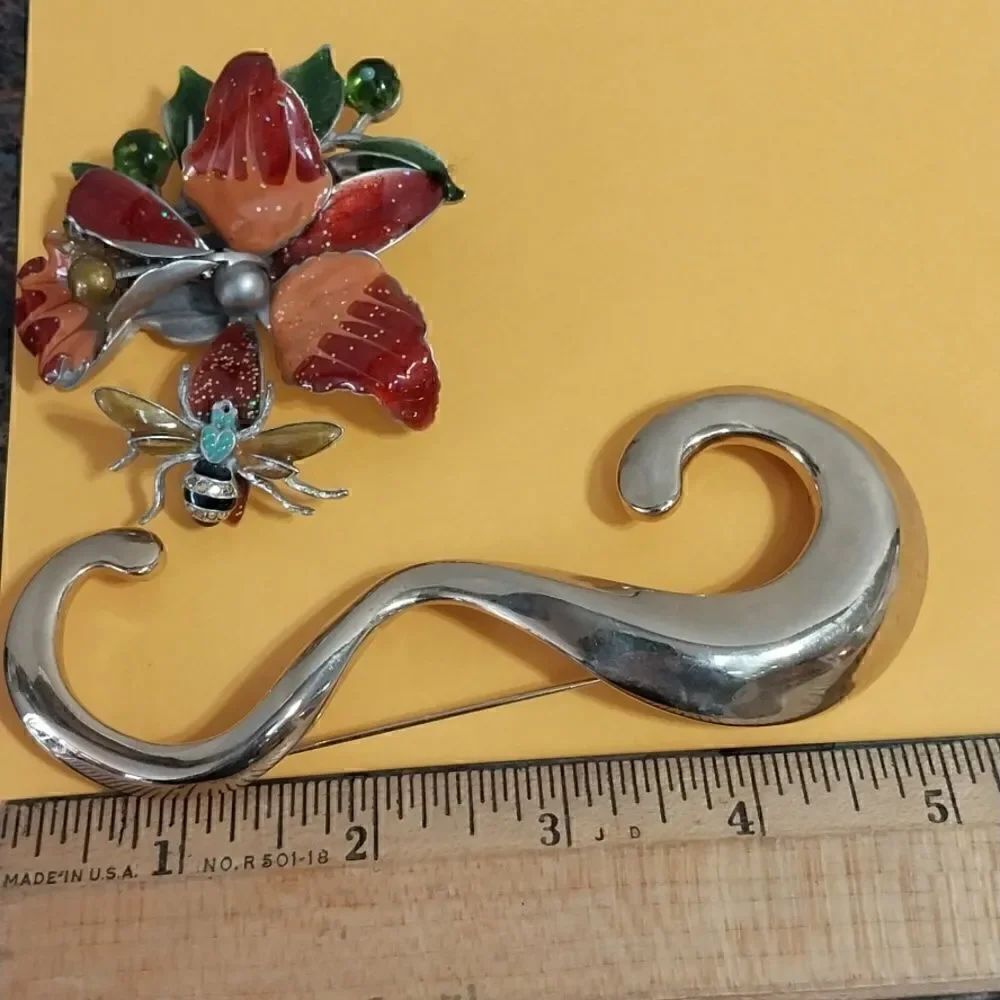 Two Extra Large Pins - Picture 1 of 8